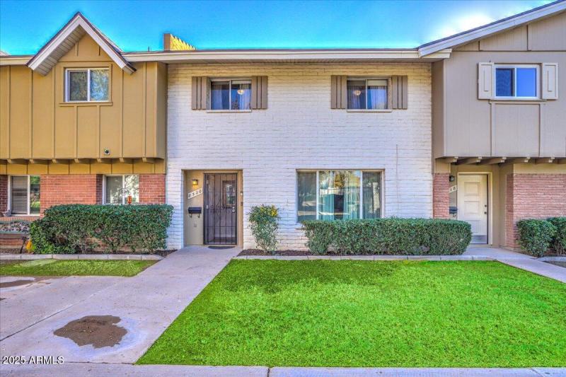 8520 East Montebello Avenue