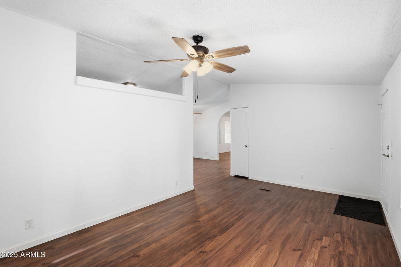 6-web-or-mls-11275 N 99th Ave 119 Peoria