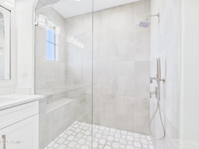 39 20704 N 90th PL Unit 1015 Primary Sho