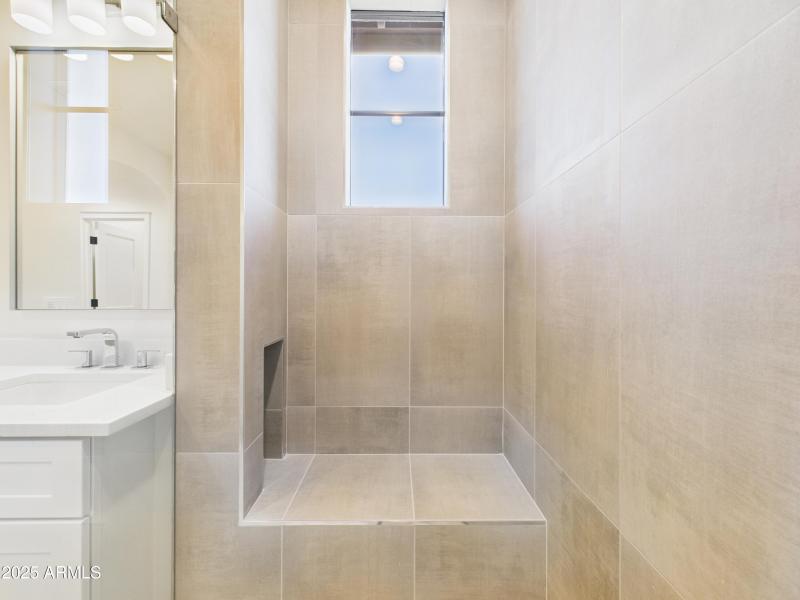 45 20704 N 90th PL Unit 1015 Primary Sho