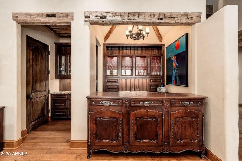 Buttler pantry / Bar