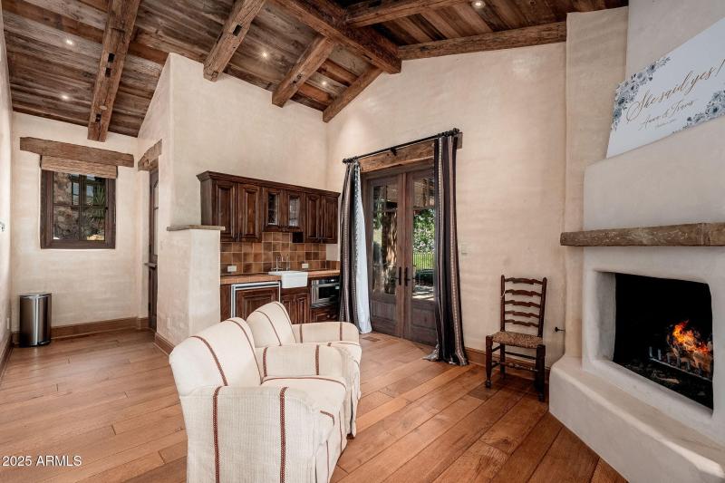 Casitia Fireplace kitchen