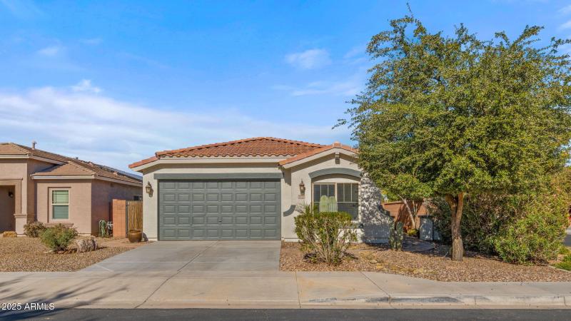 1-web-or-mls-Front yard4