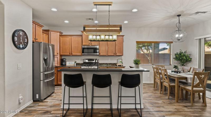 12-web-or-mls-Kitchen2