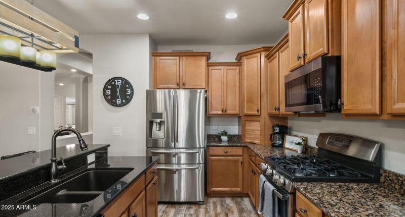 14-web-or-mls-Kitchen4