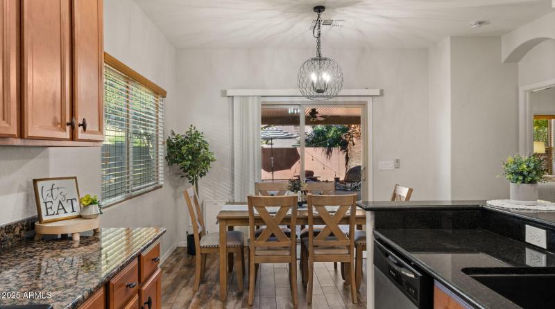 16-web-or-mls-Kitchen1