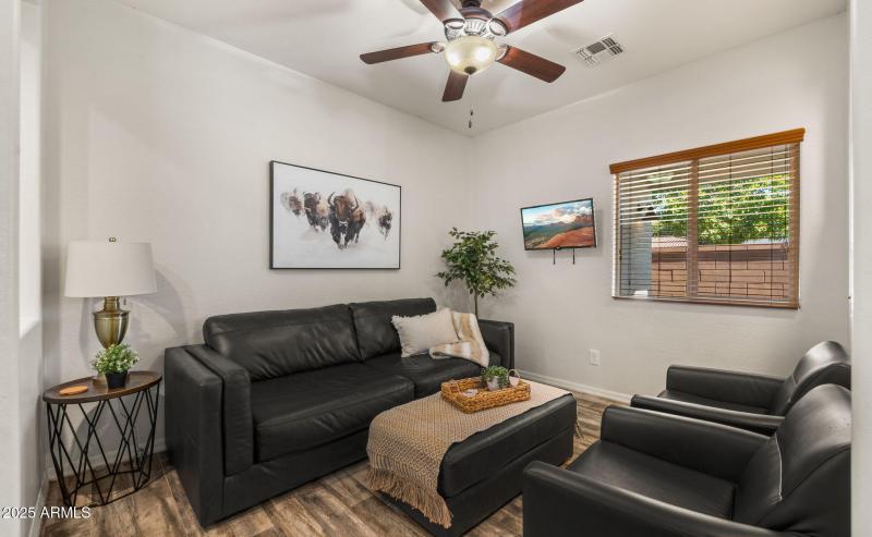 20-web-or-mls-Loft Space2