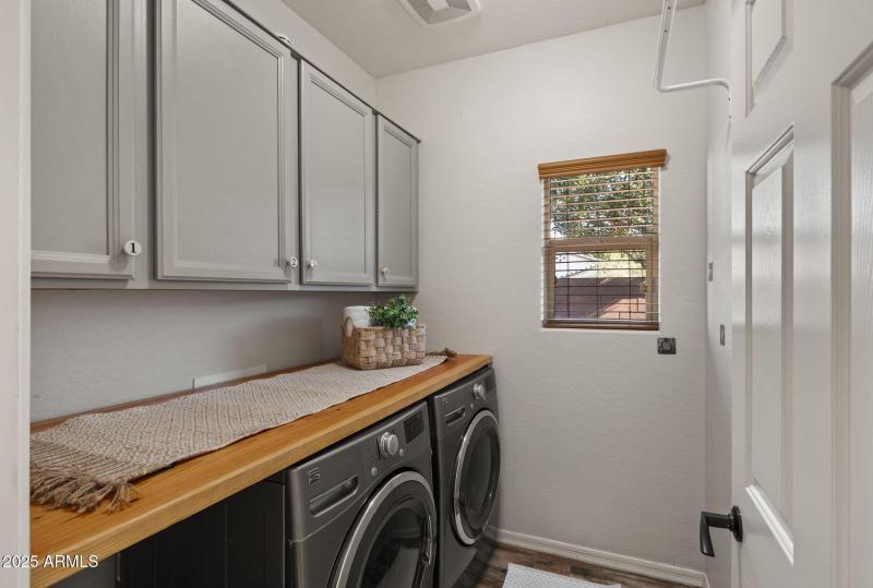 26-web-or-mls-Laundry Room