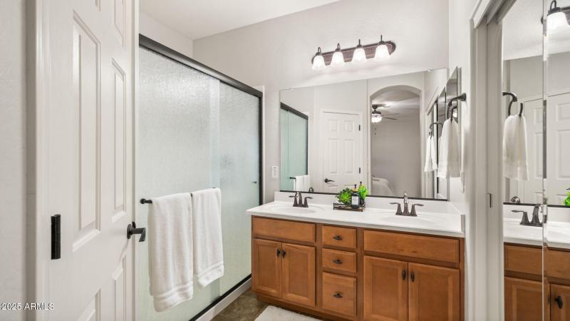 30-web-or-mls-Primary Bedroom5