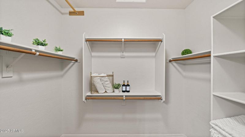 33-web-or-mls-Primary Bedroom6