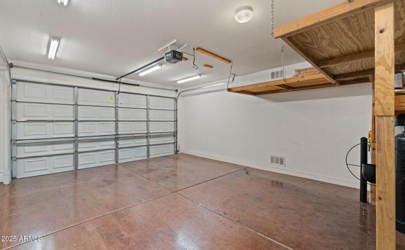 34-web-or-mls-Garage Interior2