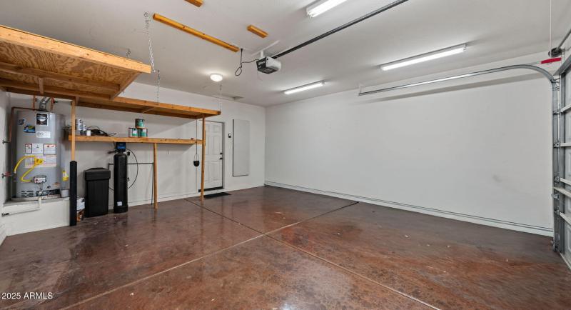 35-web-or-mls-Garage Interior1