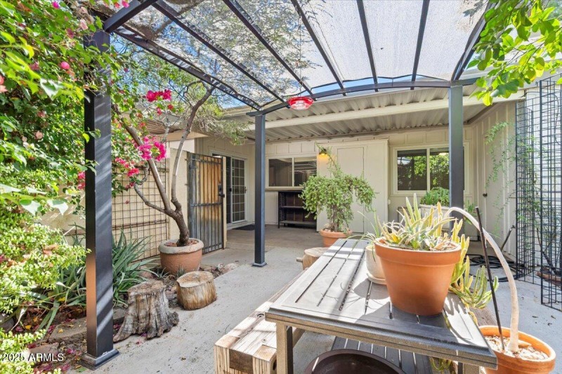 Courtyard Seating Area