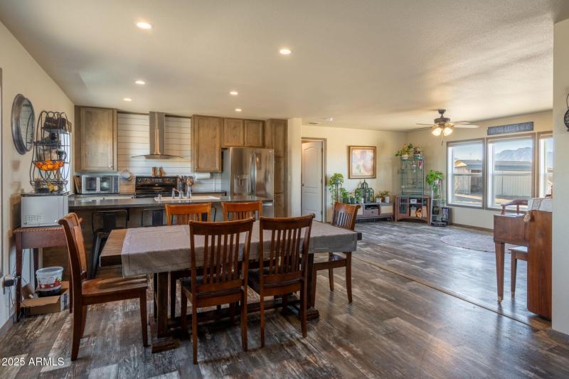 15-web-or-mls-2375-w-rd-1-s