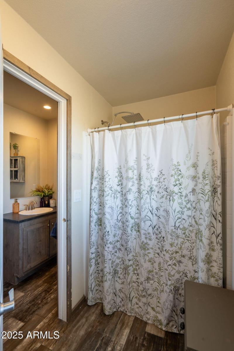 8-web-or-mls-2375-w-rd-1-s