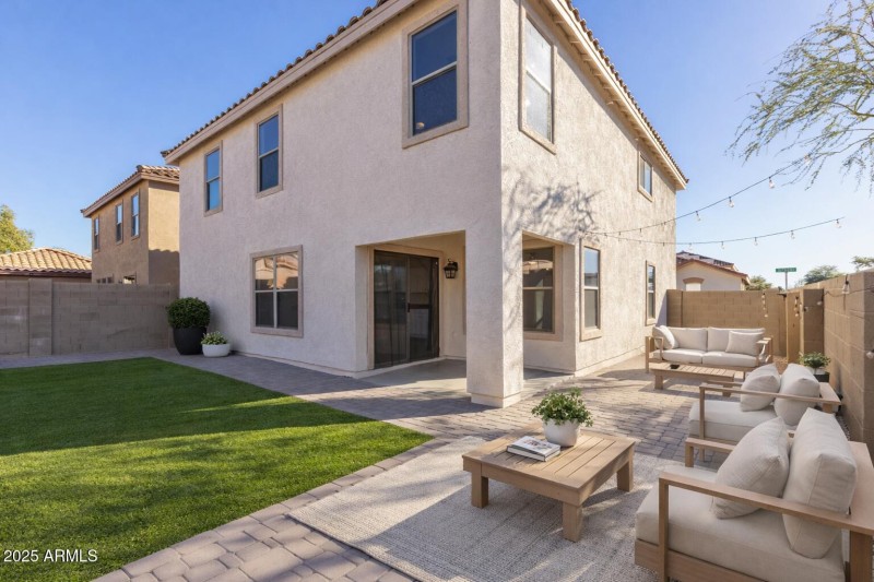 Virtual Staging - Side yard