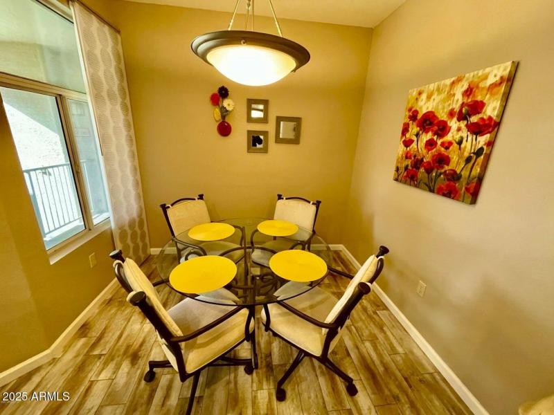 20201130232538005921000000-o