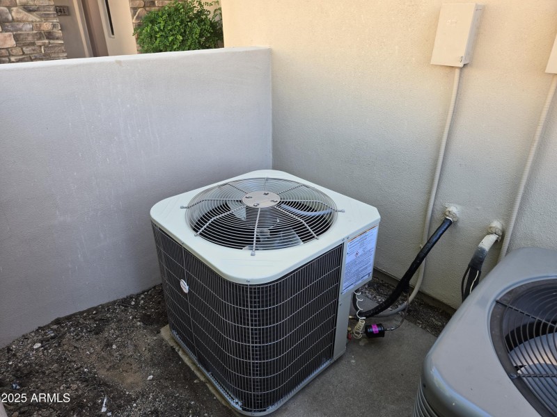 7445 E Eagle Crest 1143