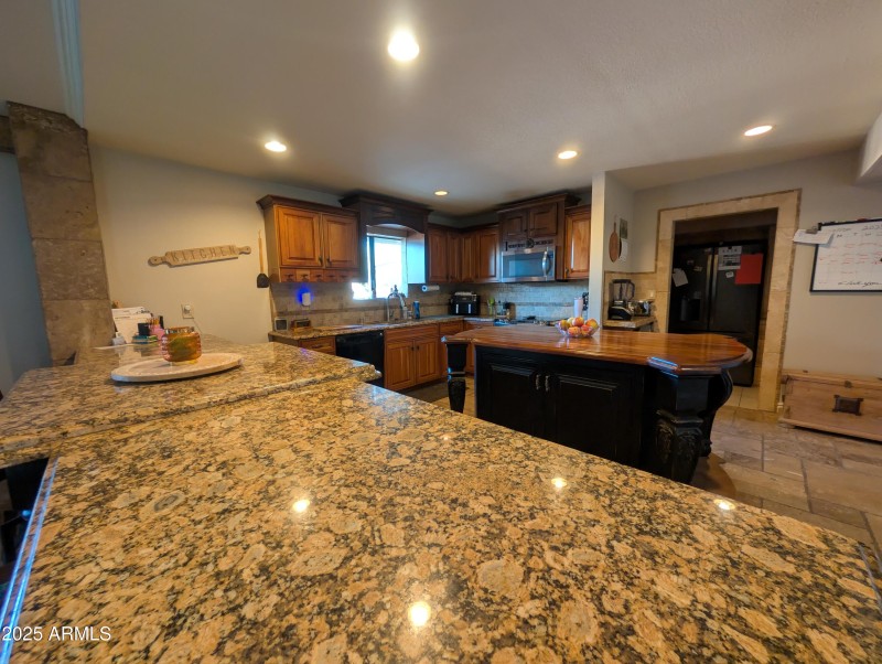 PXL_20251218_223735892