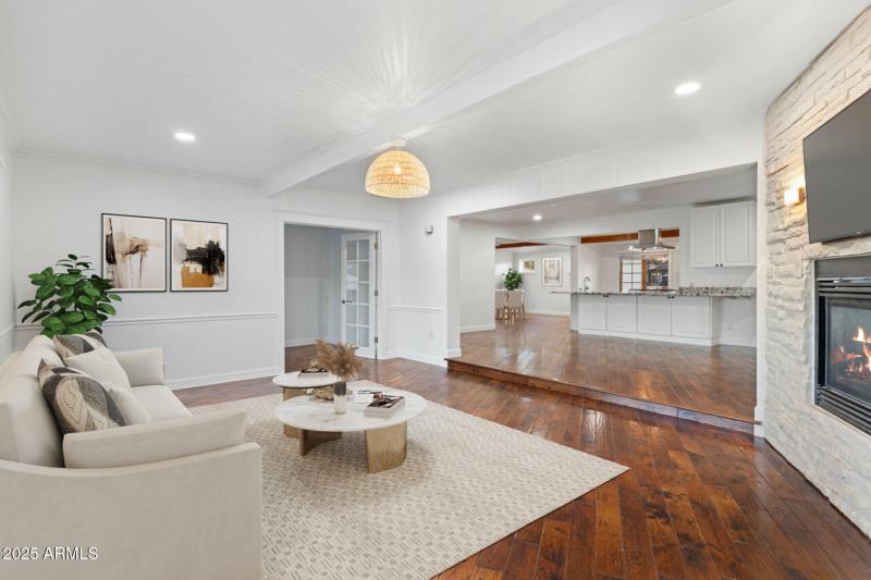 002_living_rooma_966