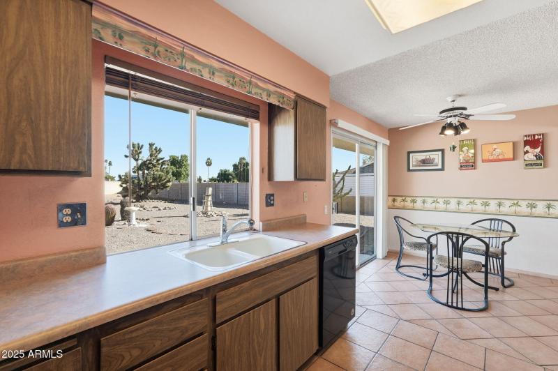Kitchen & Dining Area