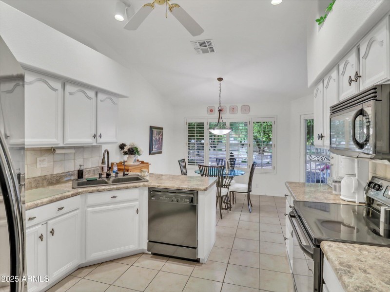 18-18764 N 89th Ln Lane-18kitchen