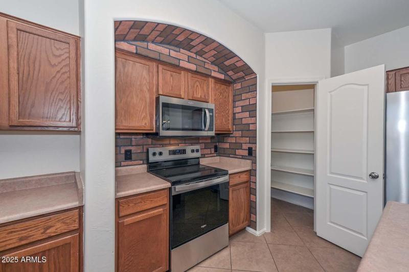 Kitchen-Pantry