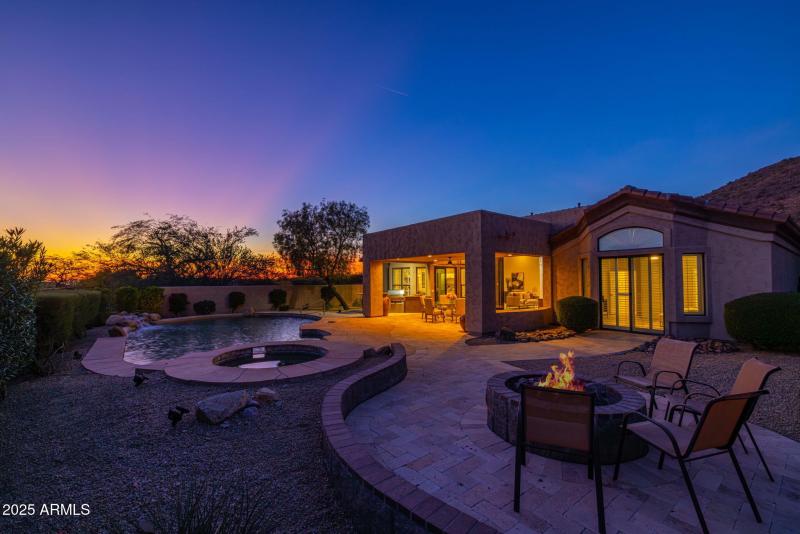 CONVERSATIONAL FIREPIT