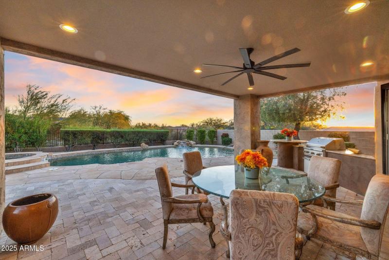 OUTDOOR ENTERTAINING A JOY