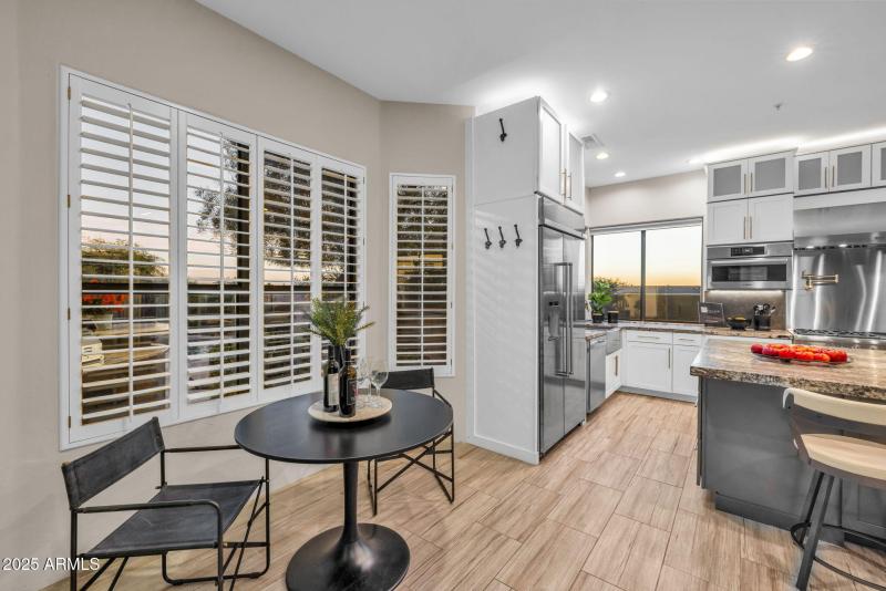 BREAKFAST NOOK TO KITCHEN