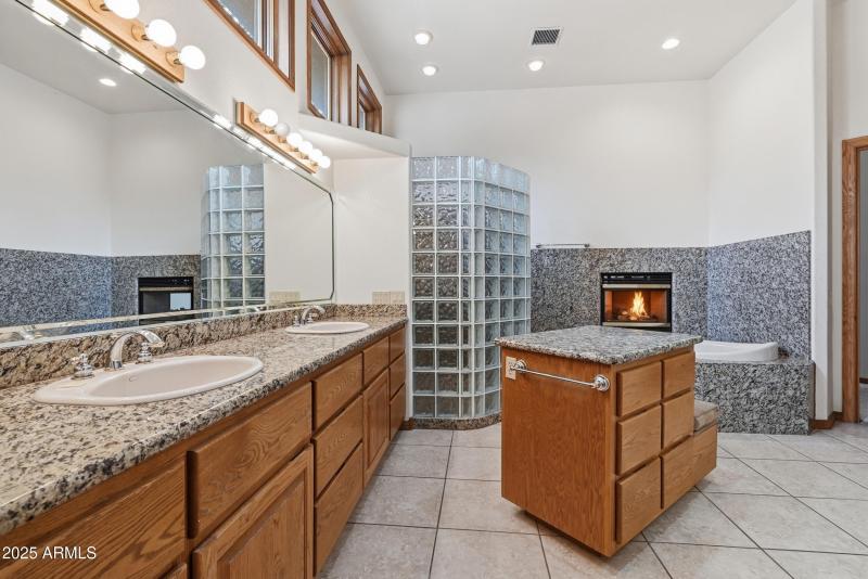 030_DSC_2545_with_fire (1)