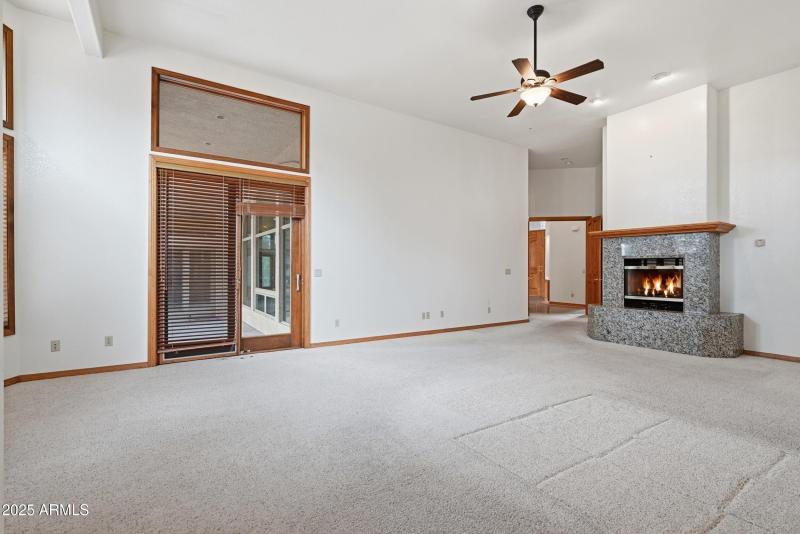 009_DSC_2524_with_fire (1)