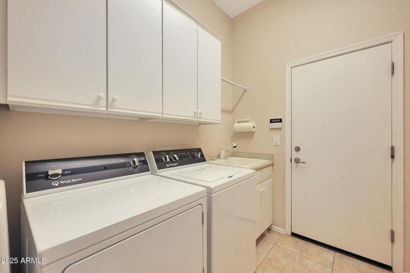 40 Laundry Room