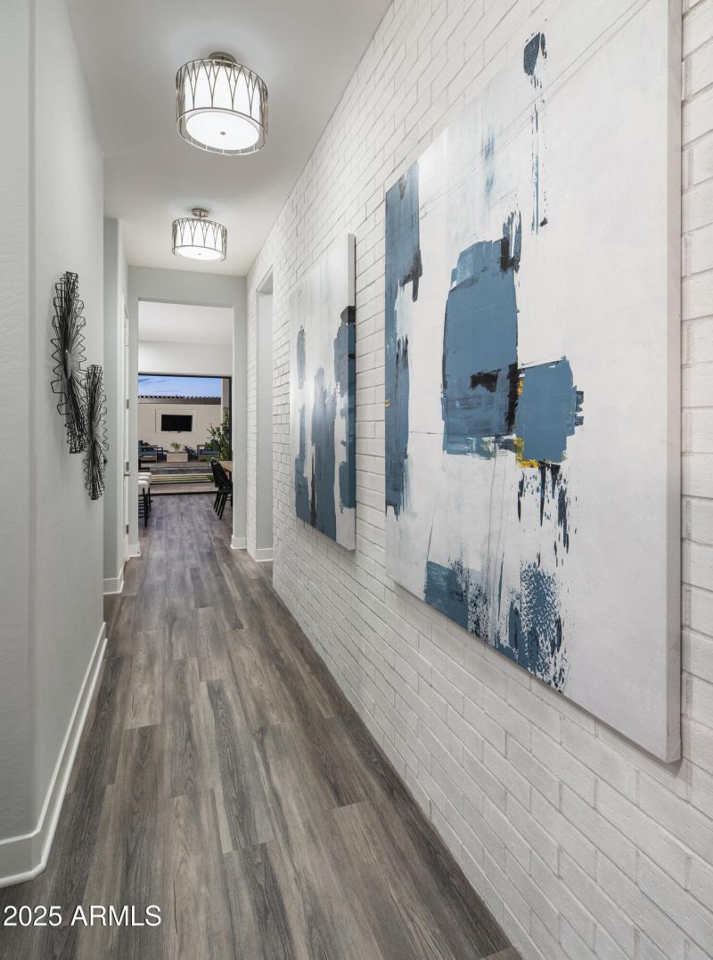 Beacon_in_Estrella_Kenley_Hall_1888_conv