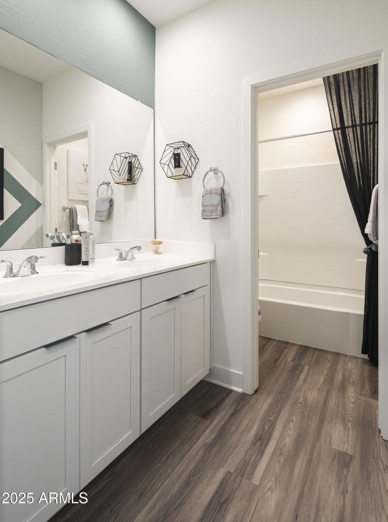 Beacon_in_Estrella_Kenley_Bath_1554_conv