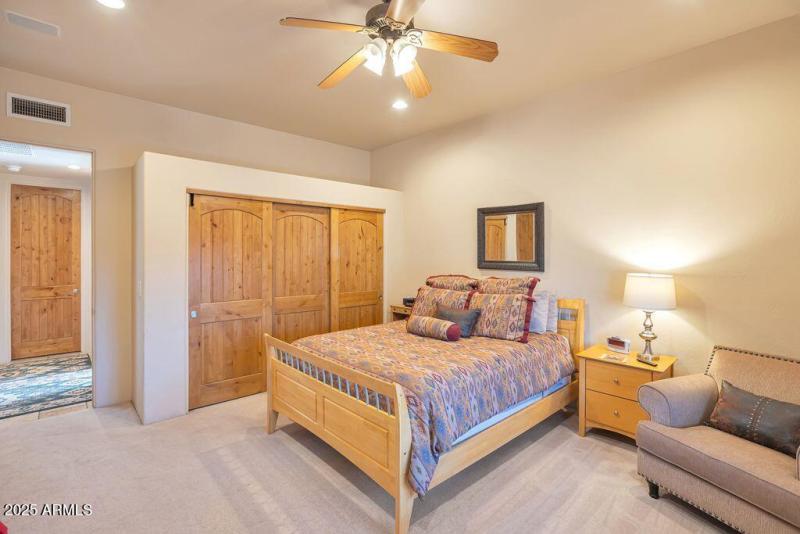 maddock bedroom 2 closet