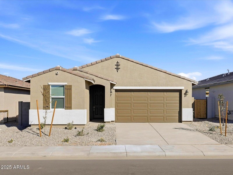 Rancho Mirage Holly - D