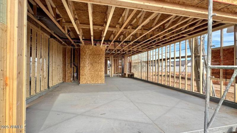 002 3 car tandem Garage