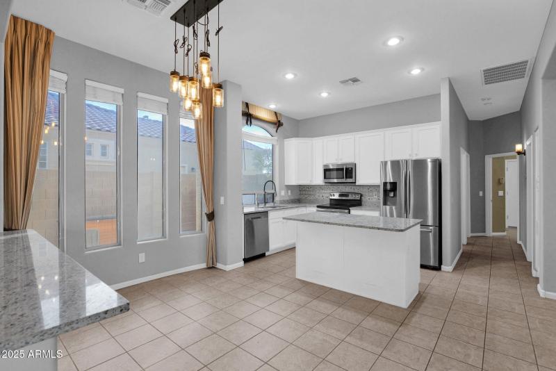 3810 Latham - 10Kitchen Dining