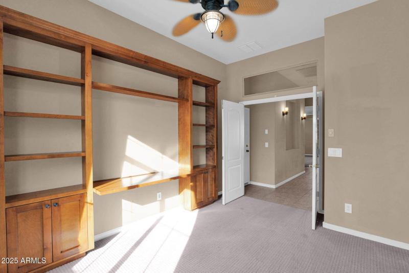 3810 Latham - 26Den Office