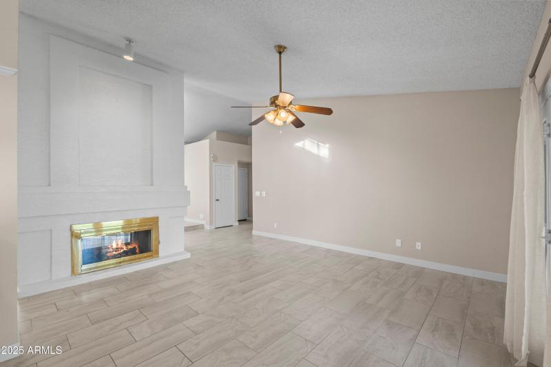 Bonus-Dining Fireplace