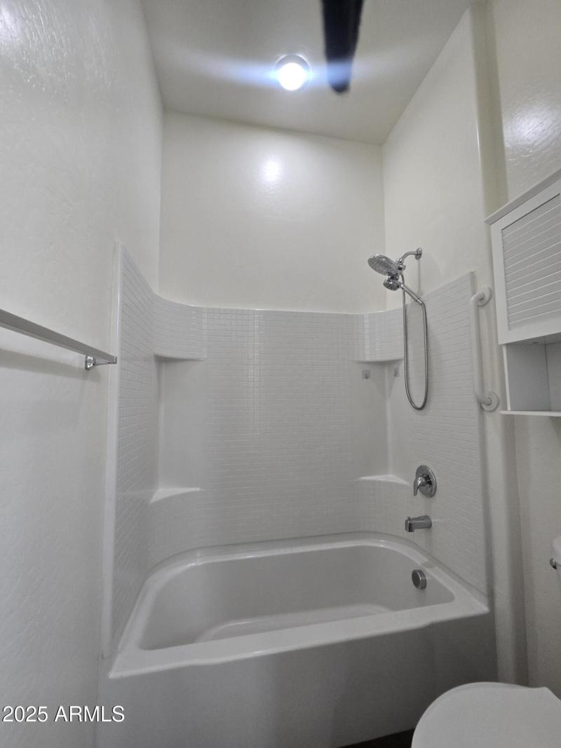 2ND BATHTUB/SHOWER