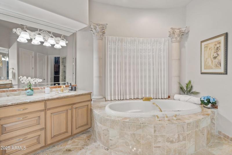 059_Primary Bathroom