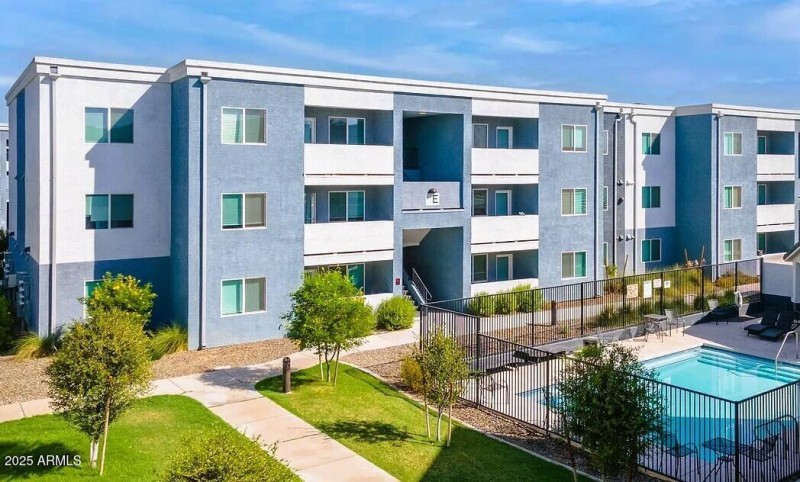 EXTERIOR OF TRIPLEX - 36 BLD E
