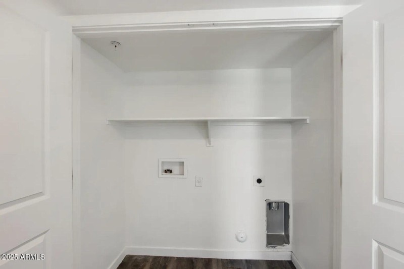 LAUNDRY - 36 E104
