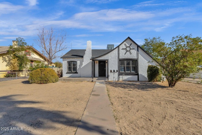 4-web-or-mls-329-n-17th-dr