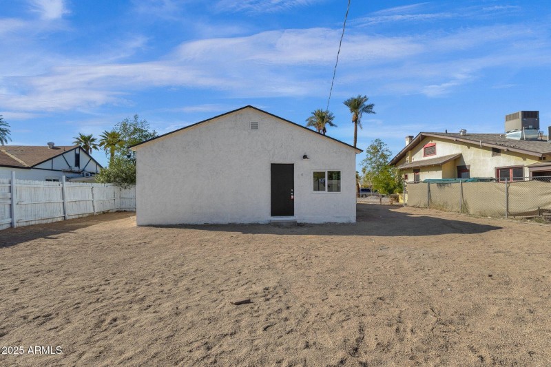 37-web-or-mls-329-n-17th-dr