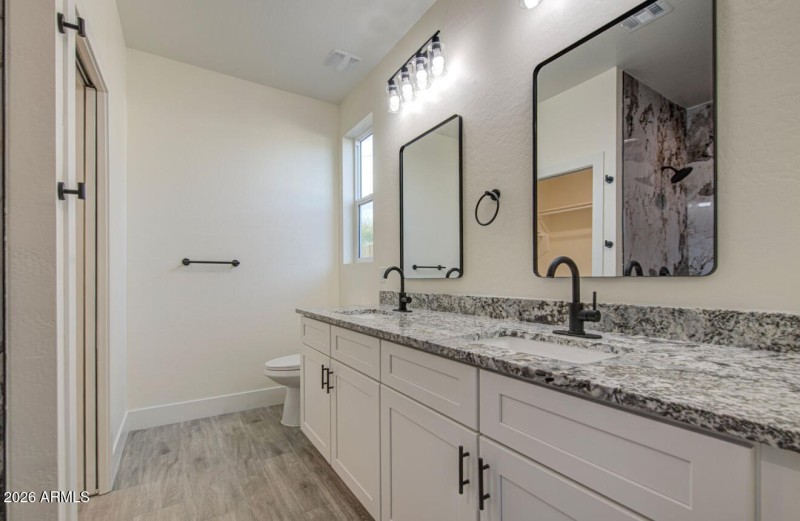 Unit B Master Bath