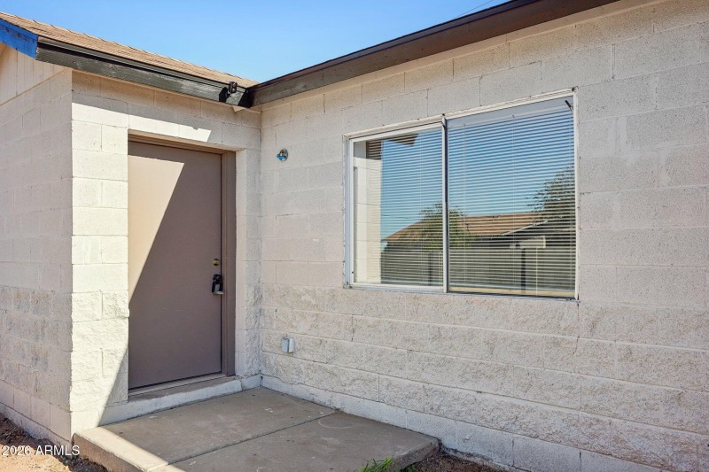8-web-or-mls-E Pueblo Ave-S1201-008