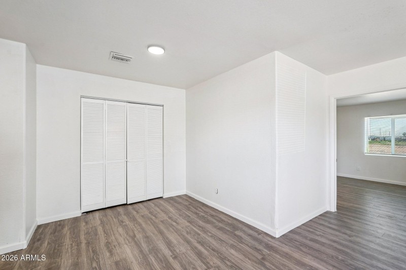 10-web-or-mls-E Pueblo Ave-S1201-010